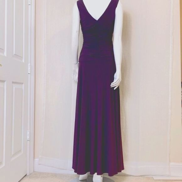 NW Long Gown Purple Eggplant with ruched bodice A-line skirt NWOT Size 4/6 - Picture 8 of 8